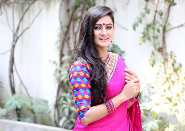 তারার স্টাইল-অপর্ণা ঘোষ, অভিনেত্রী